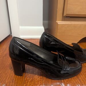 Bandolino Black Heels Classic Style